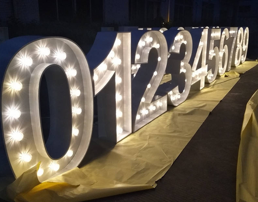 Customizable marquee letter display for festive events