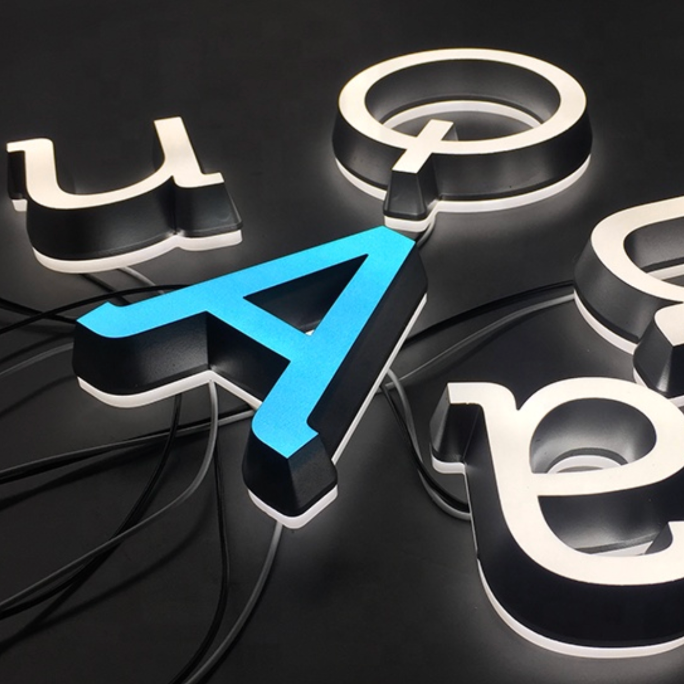 Energy-efficient trimless LED channel letter with dual lighting