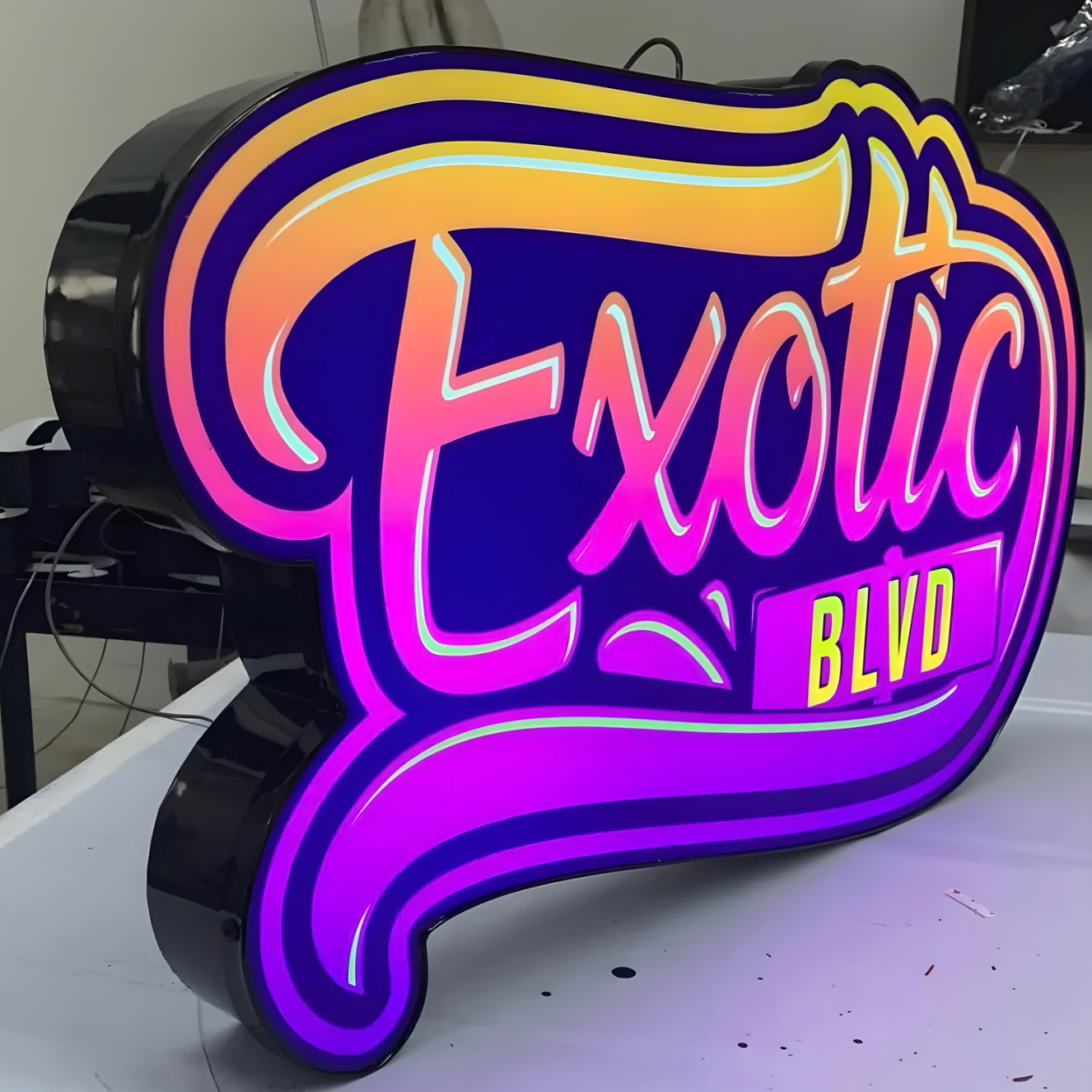 Trim-Cap Front-Lit Lightbox