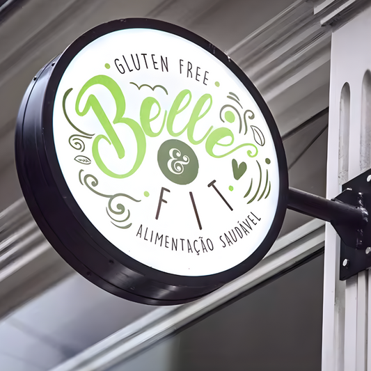 High-contrast illuminated trim-cap blade sign for enhanced visibility