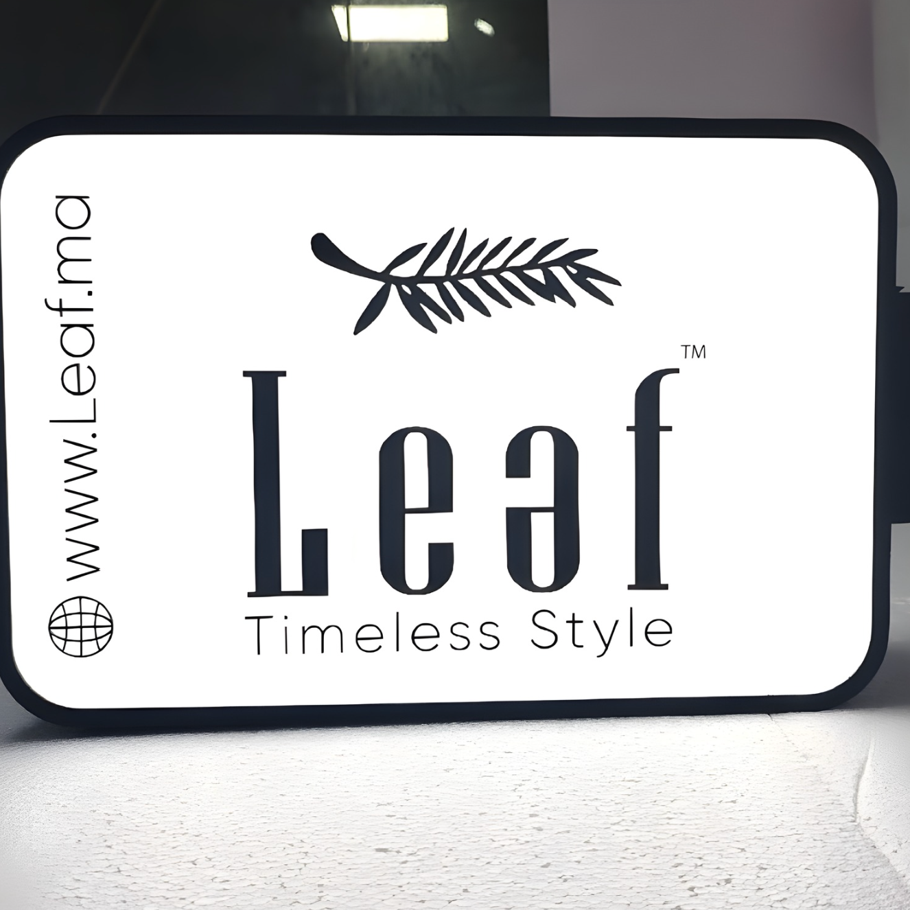 Trim-Cap Front-Lit Lightbox