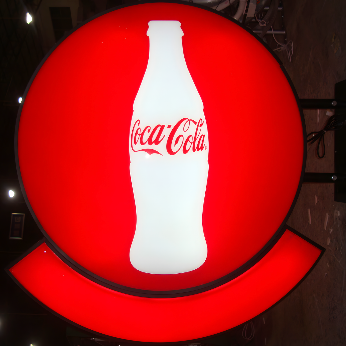 Weather-ready vacuum-formed LED blade sign for retail signage